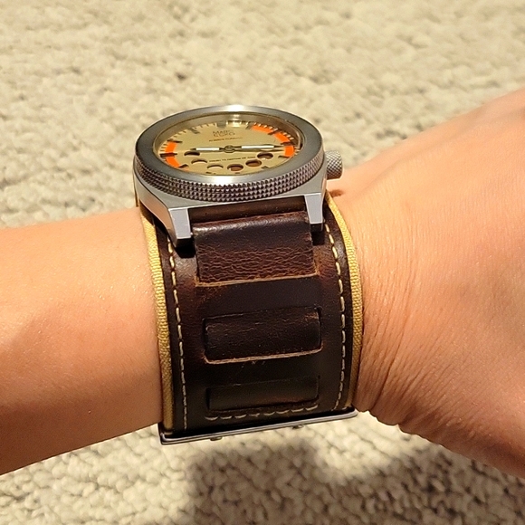 Marc Ecko leather watch - Picture 3 of 4